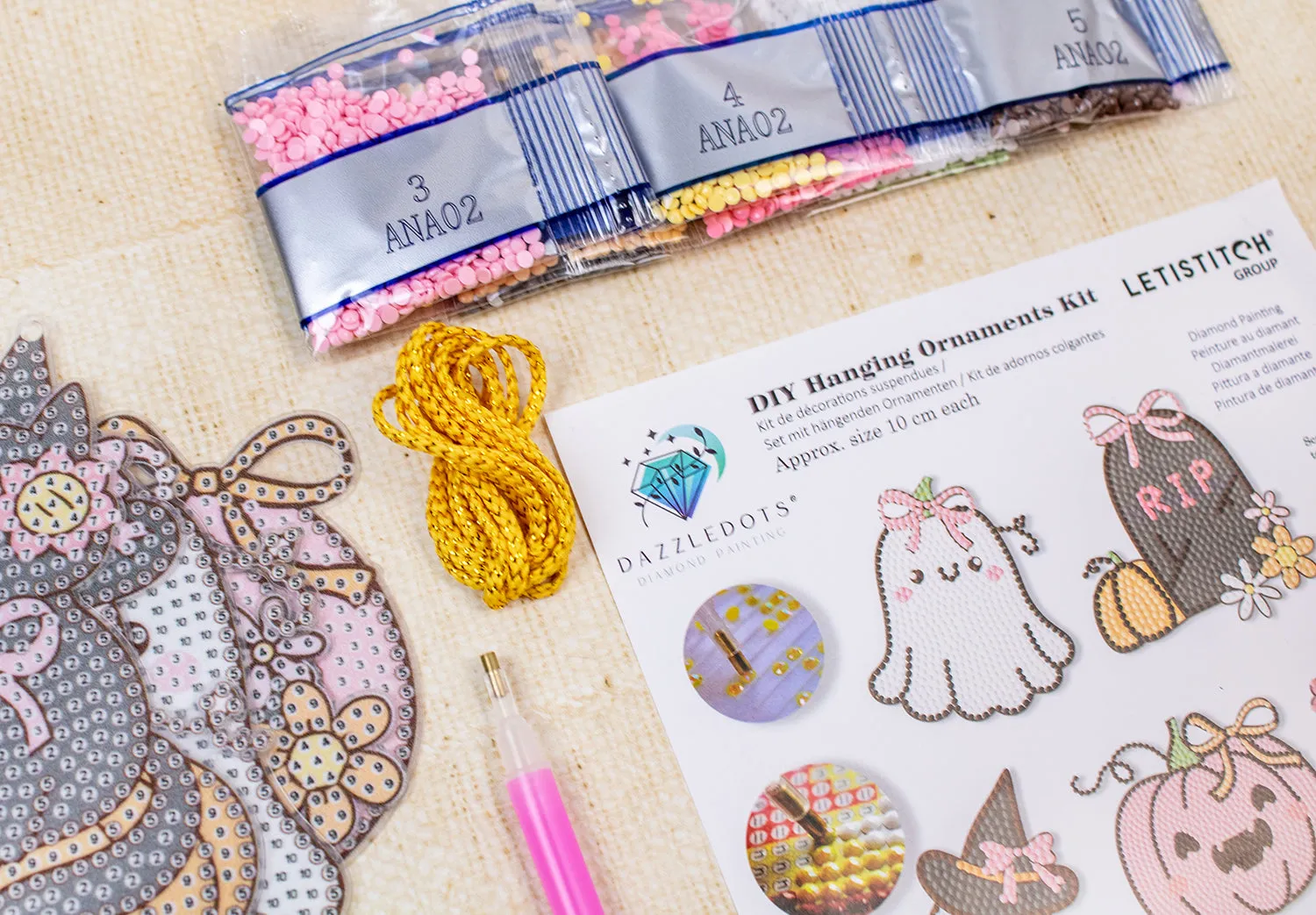 Dazzle Dots 480-800 Boo Crew diamond painting hangers