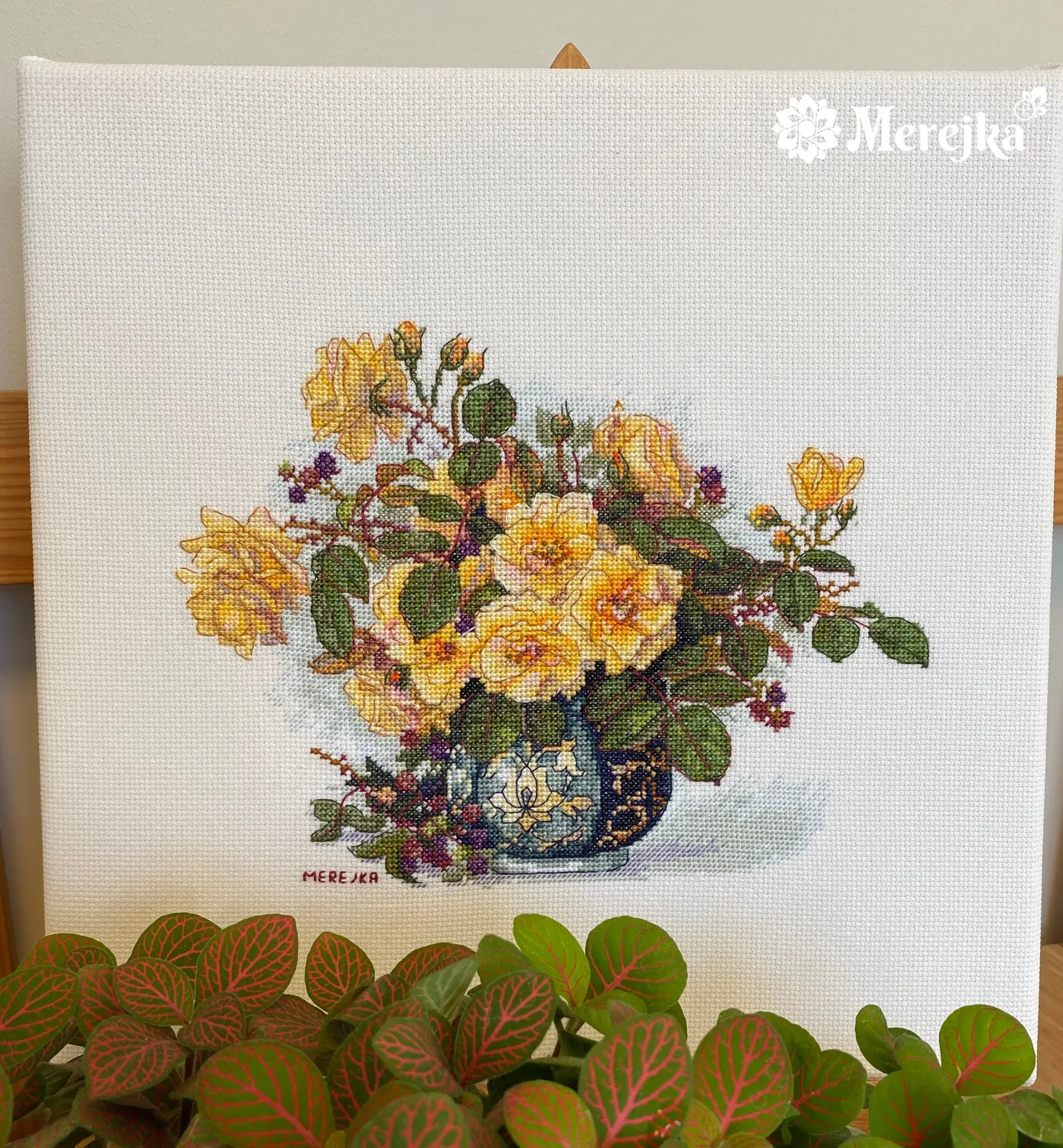 Merejka Roses and Berries borduurpakket wit 23x17,5 cm