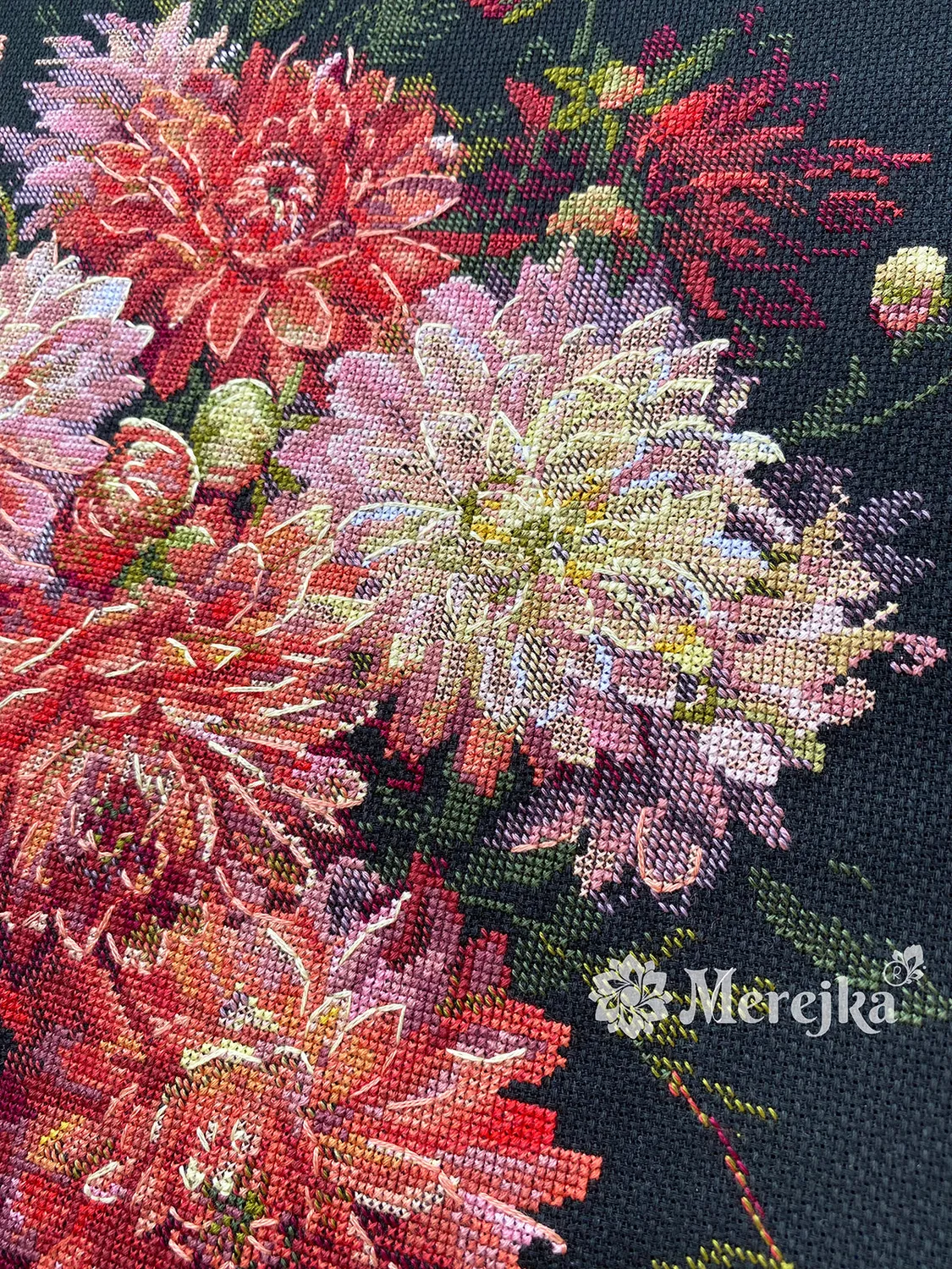 Merejka Dahlias borduurpakket bloemen 30x40