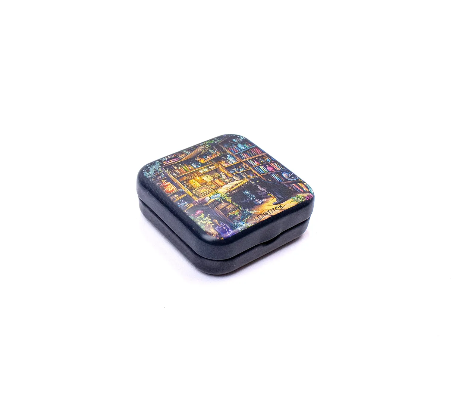 Leti Stitch Charmed Library naaldenblikje tin 5,5 cm