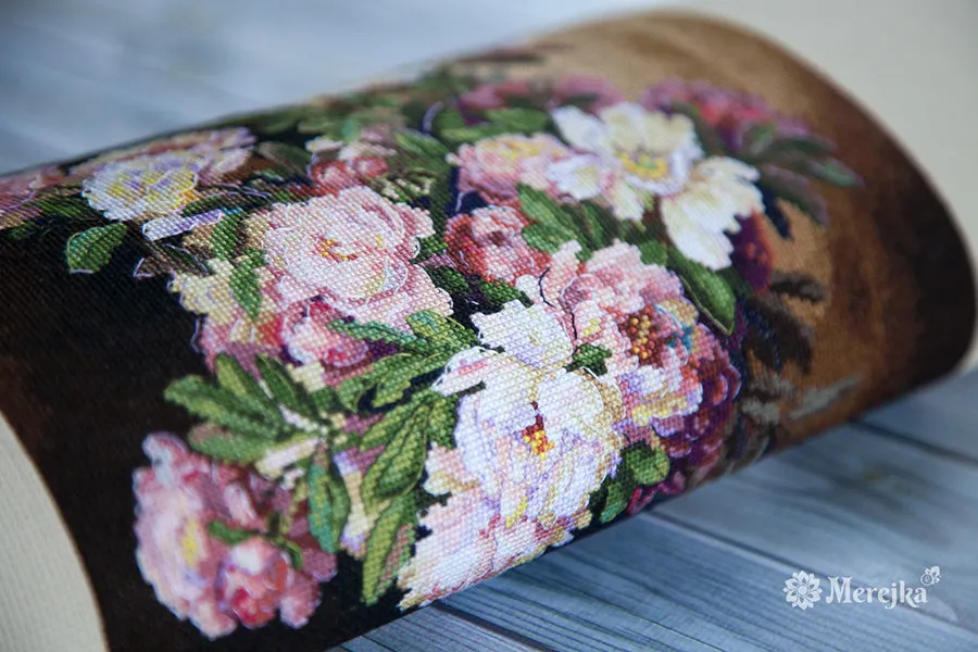 Merejka Lush Peonies borduurpakket 25x34 cm