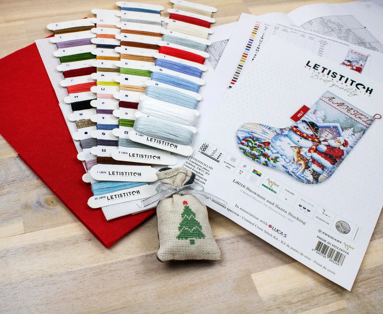 Leti Stitch L8016 Snowman Kerstsok borduurpakket vilt
