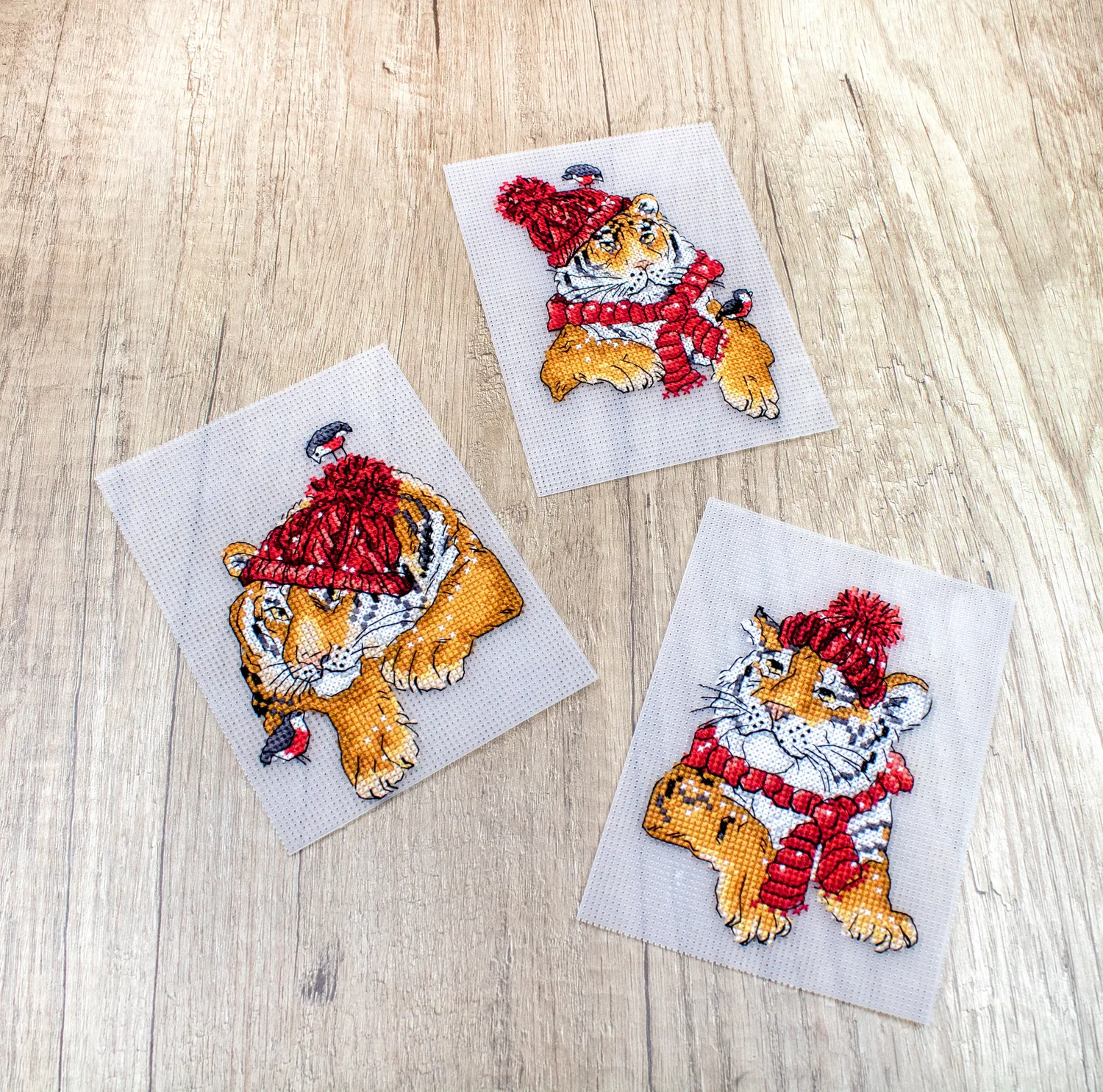 Leti Stitch L8017 Christmas Tigers borduurpakket 3 stuks