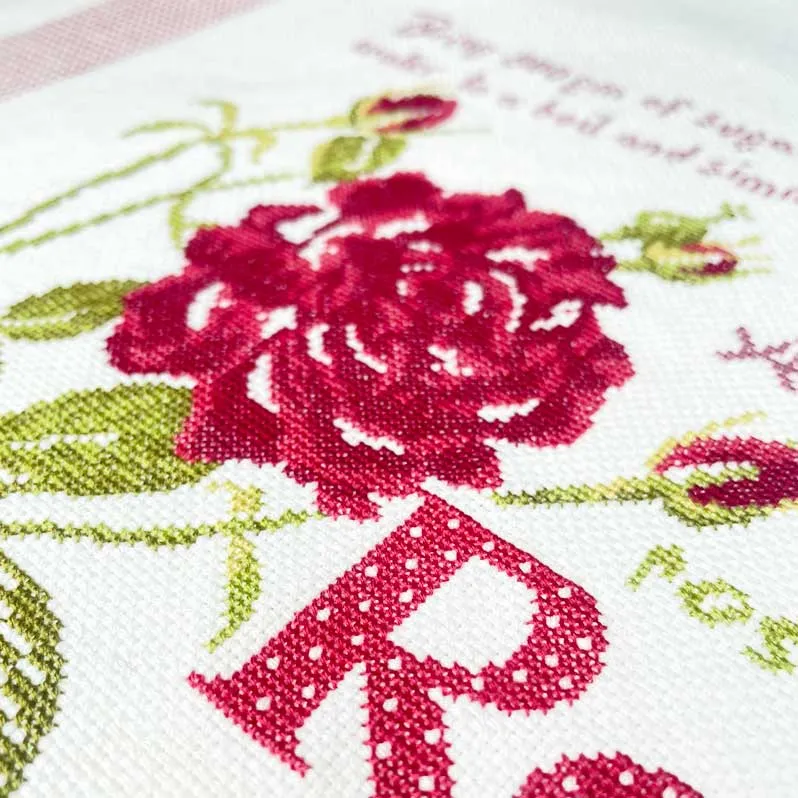 LiliPoints Rose Syrup 2 borduurpatroon rood-roze 180st