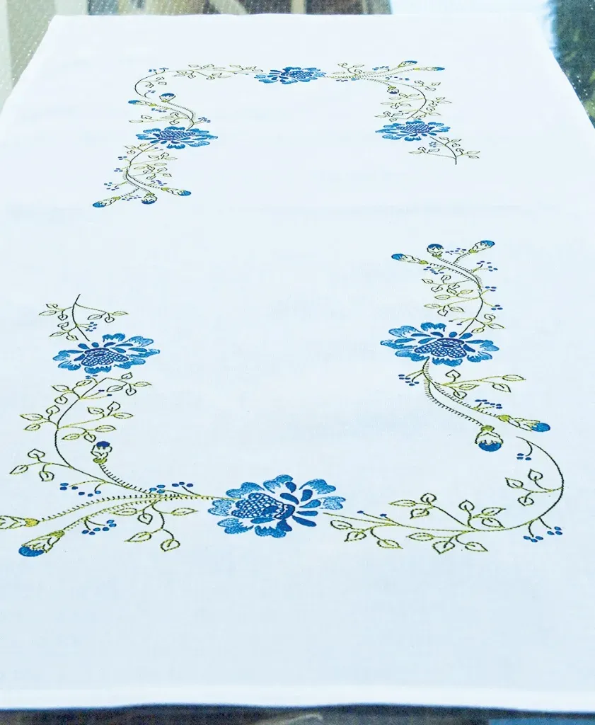 SEG Brodélia Fleurs Bleues tafelloper borduurpakket