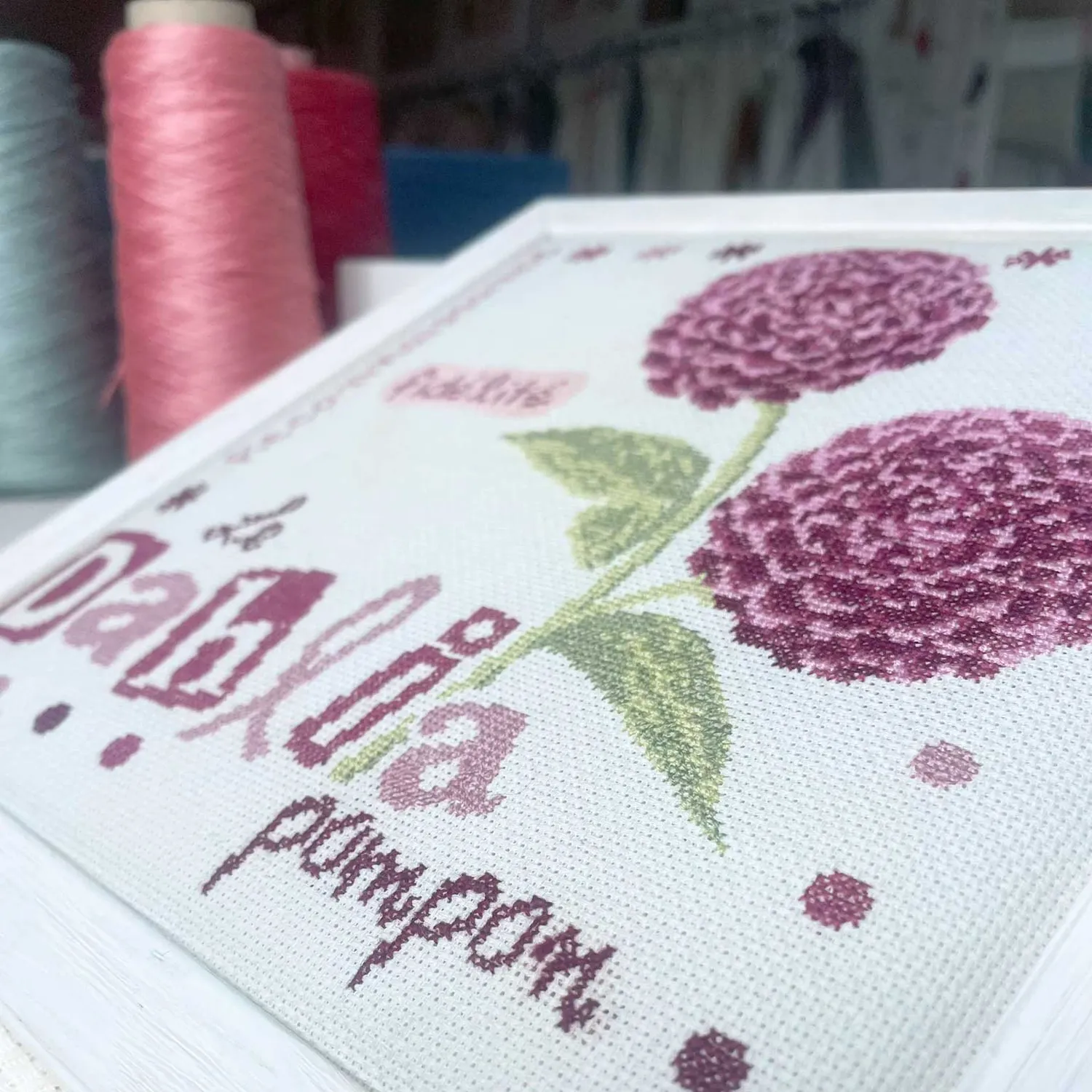 LiliPoints Dahlia borduurpatroon patroon alleen bloem