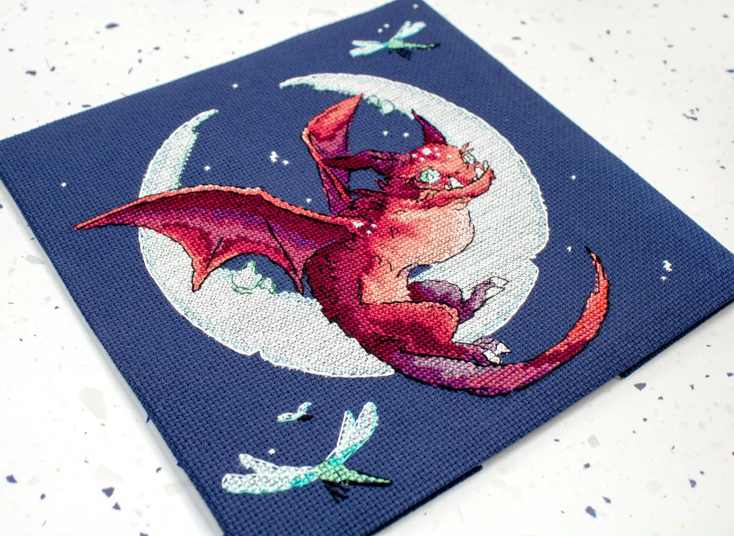 Leti Stitch L8800 Dragon borduurpakket 20x19 cm dier