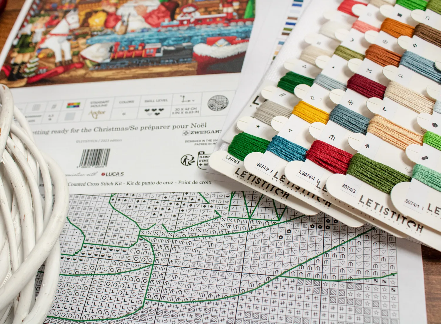 Leti Stitch L8074 Christmas kruissteekpakket 42x30