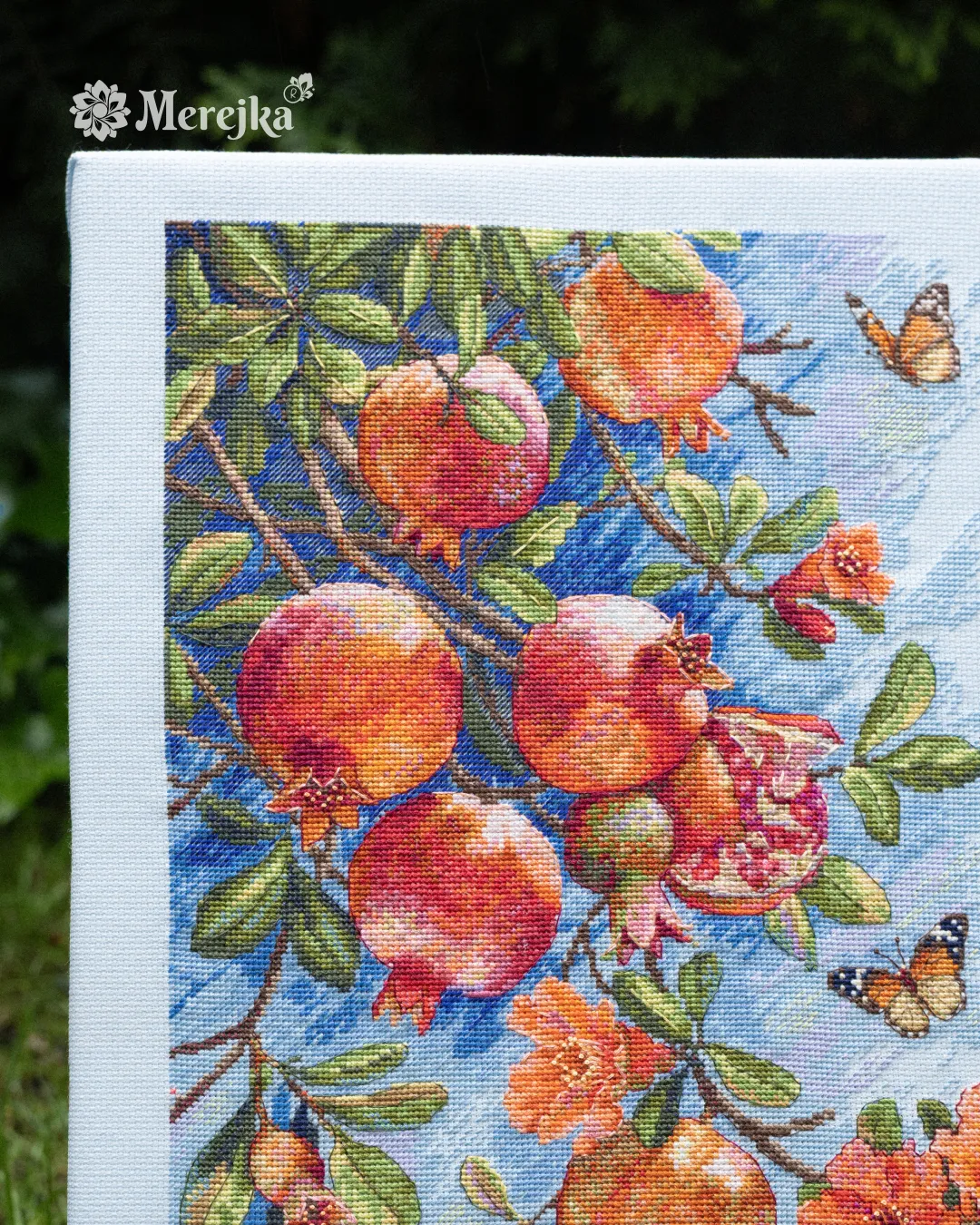 Merejka Ruby Fruits borduurpakket ijsblauw 25x36 cm