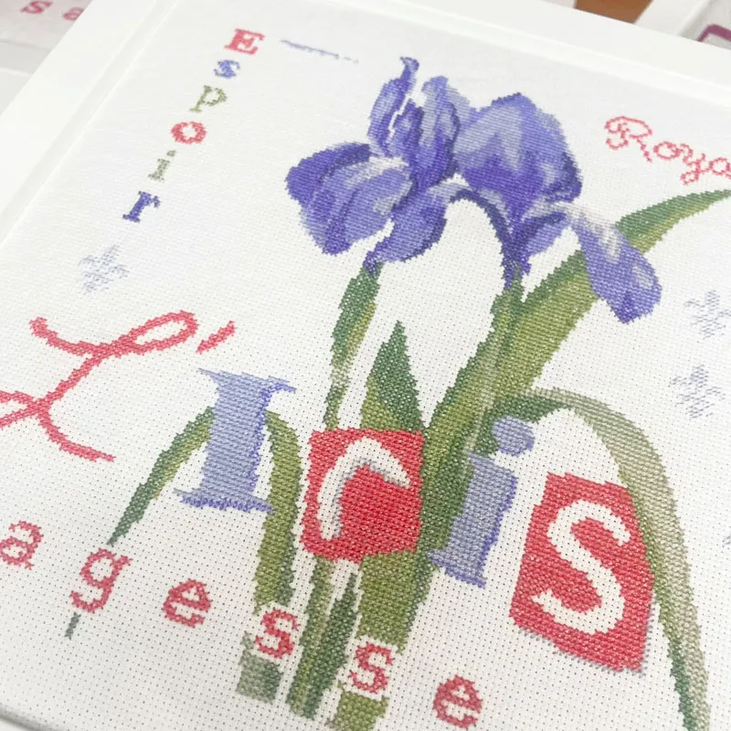 LiliPoints L’Iris borduurpatroon 149x152 bloem