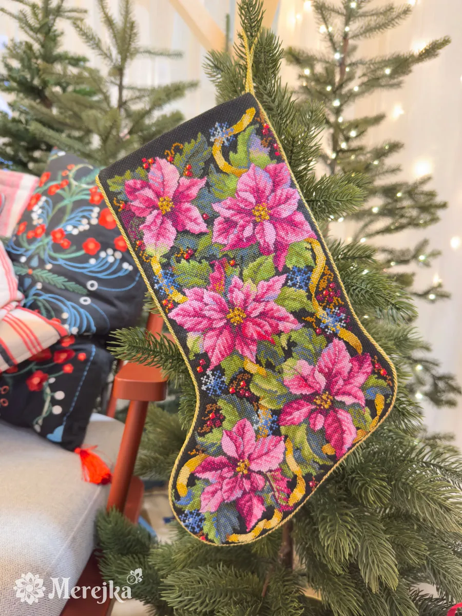 Merejka Pink Poinsettia kerstsok borduurpakket zwart