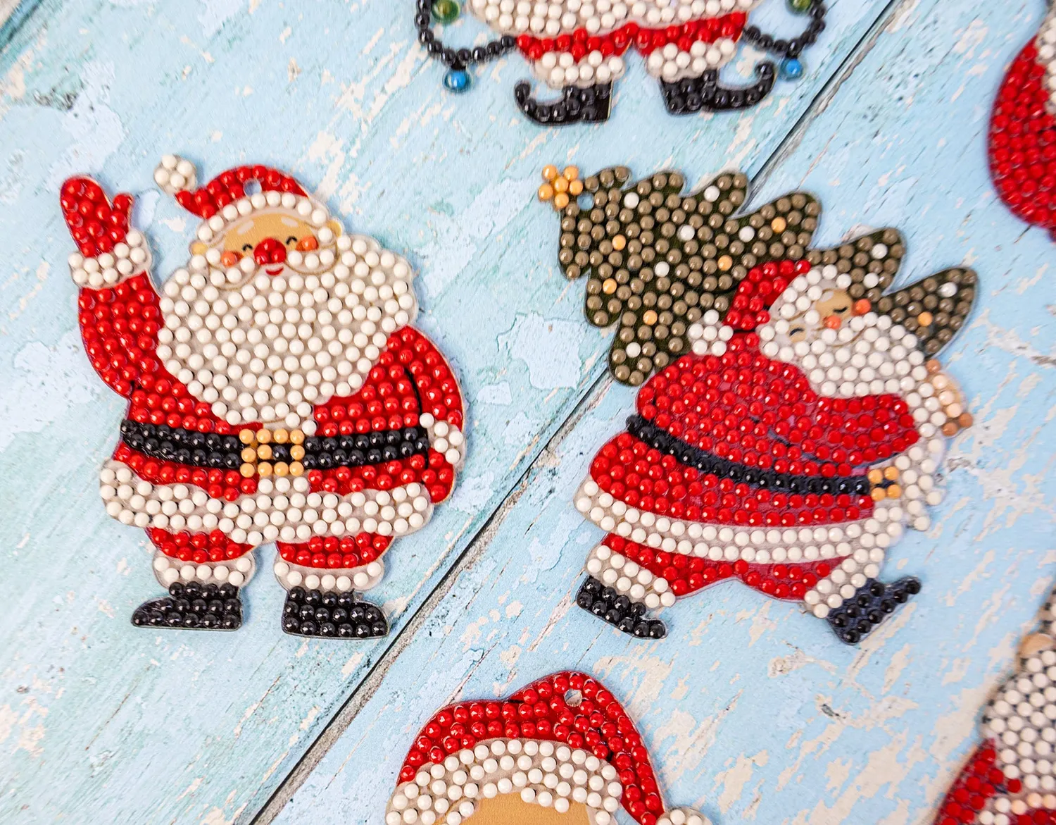 Dazzle Dots 481-388 Santa Cheer diamond painting 6 hangers