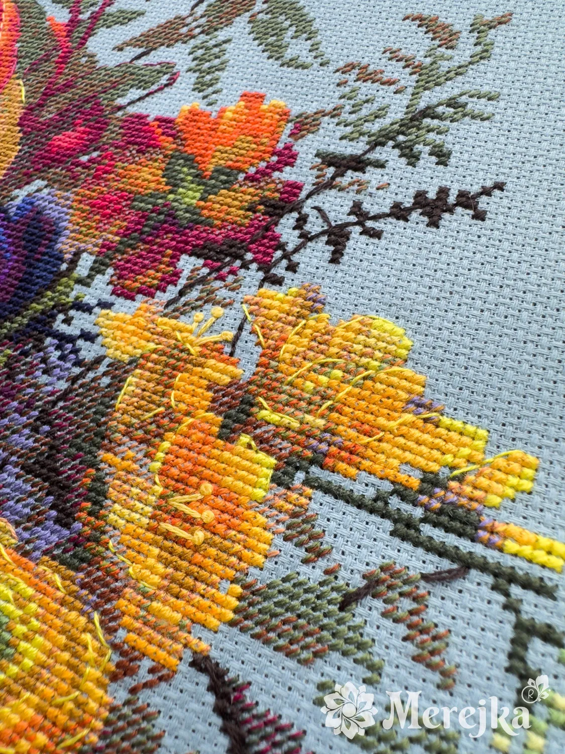 Merejka Sunlit Petals borduurpakket 39x31 blauwgrijs