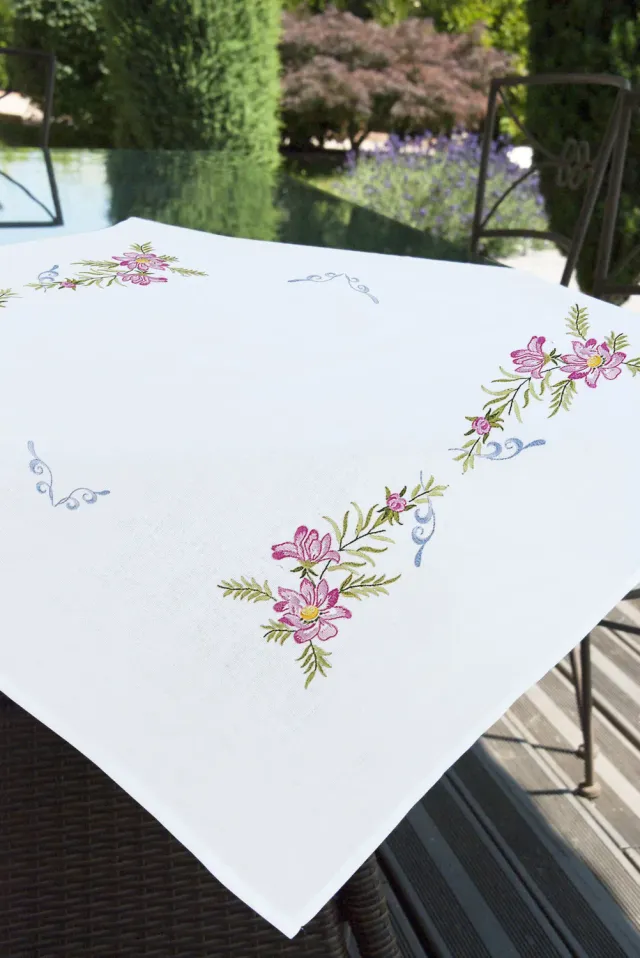 SEG Brodélia Florale tafelkleed borduurpakket bloemen