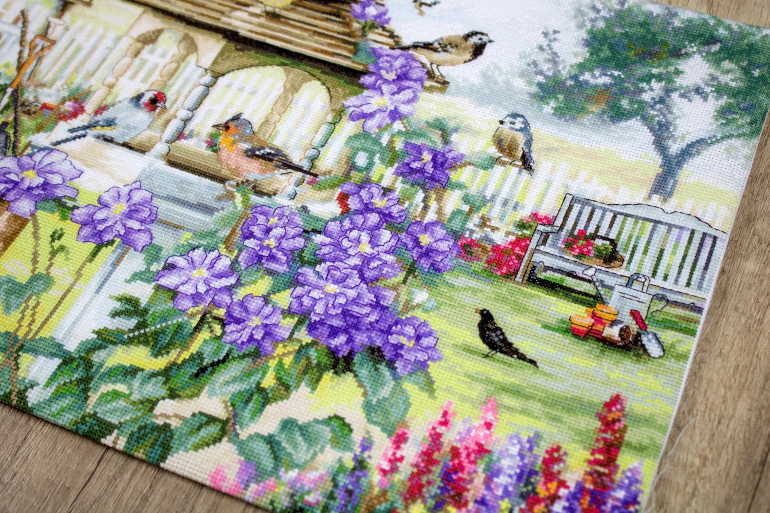 Leti Stitch 944 Bird Table borduurpakket 43x30 cm
