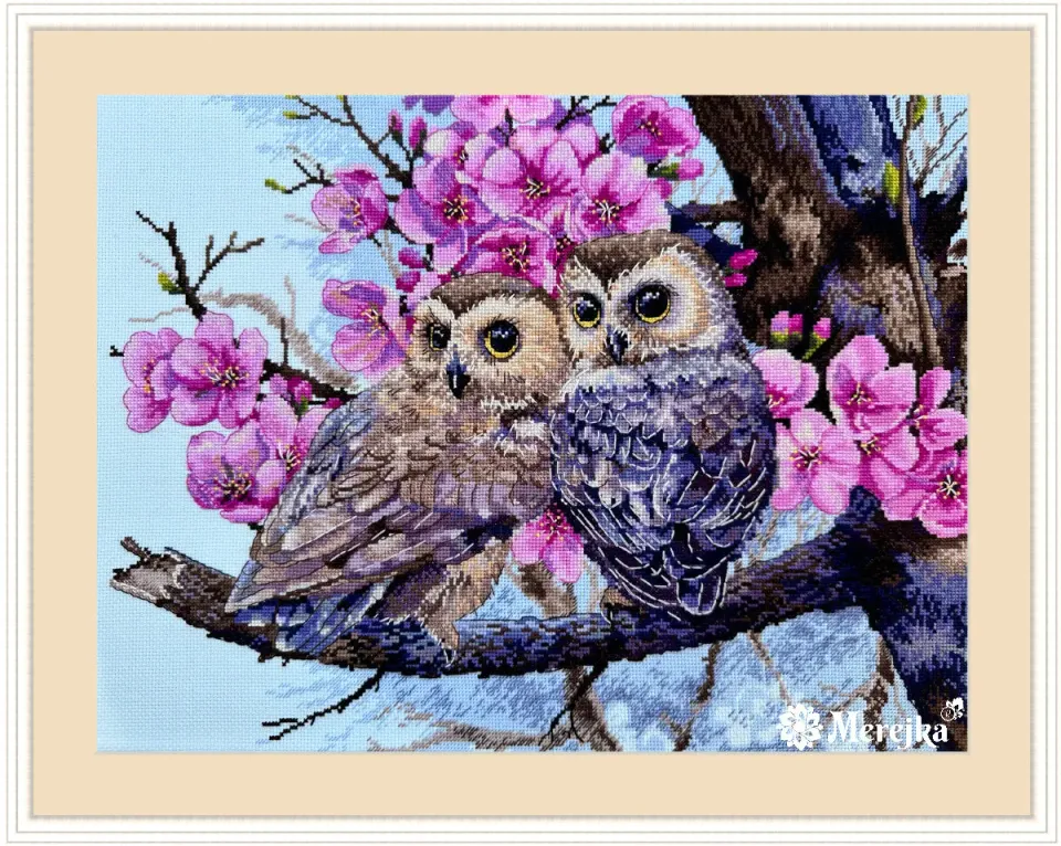 Merejka Two Owls in Spring Blossom borduurpakket 38x29 ijsblauw