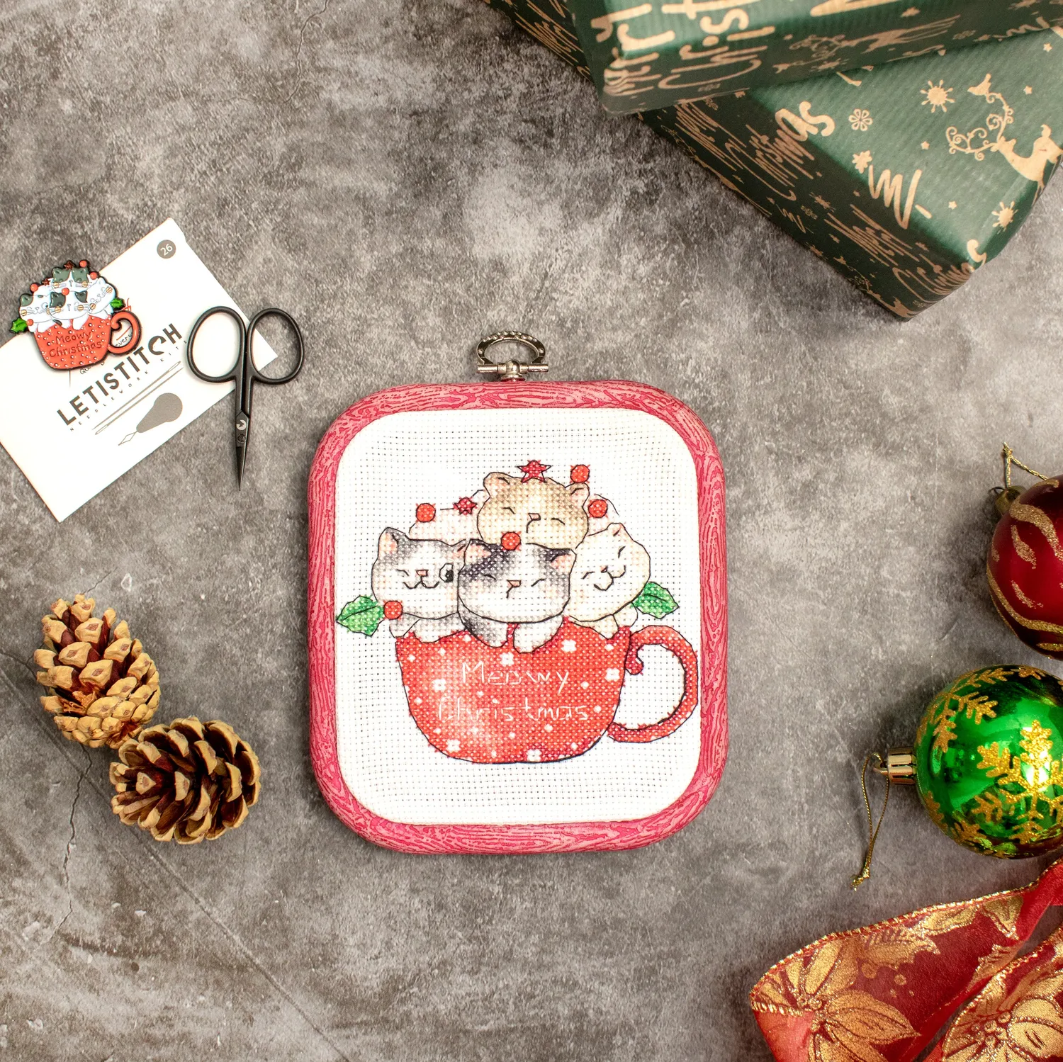 Leti Stitch L8080 Meowy Christmas borduurpakket met ring