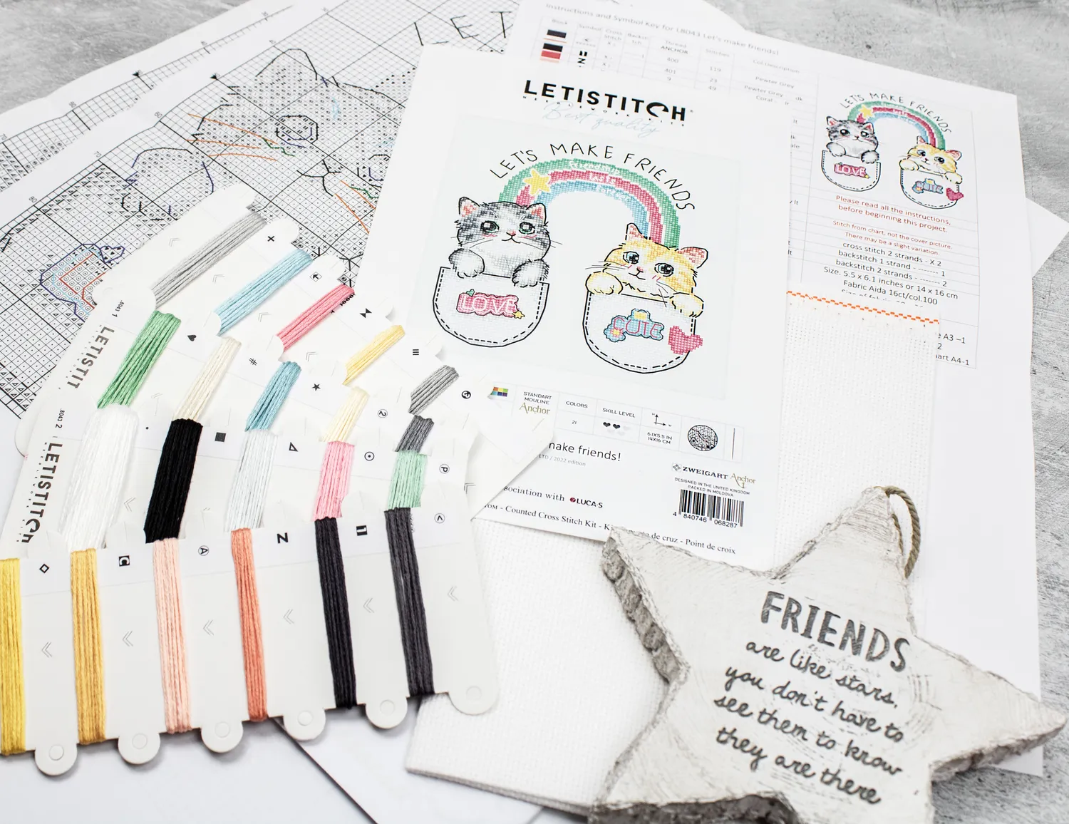 Leti Stitch L8043 Let's Make Friends borduurpakket 16x14 cm