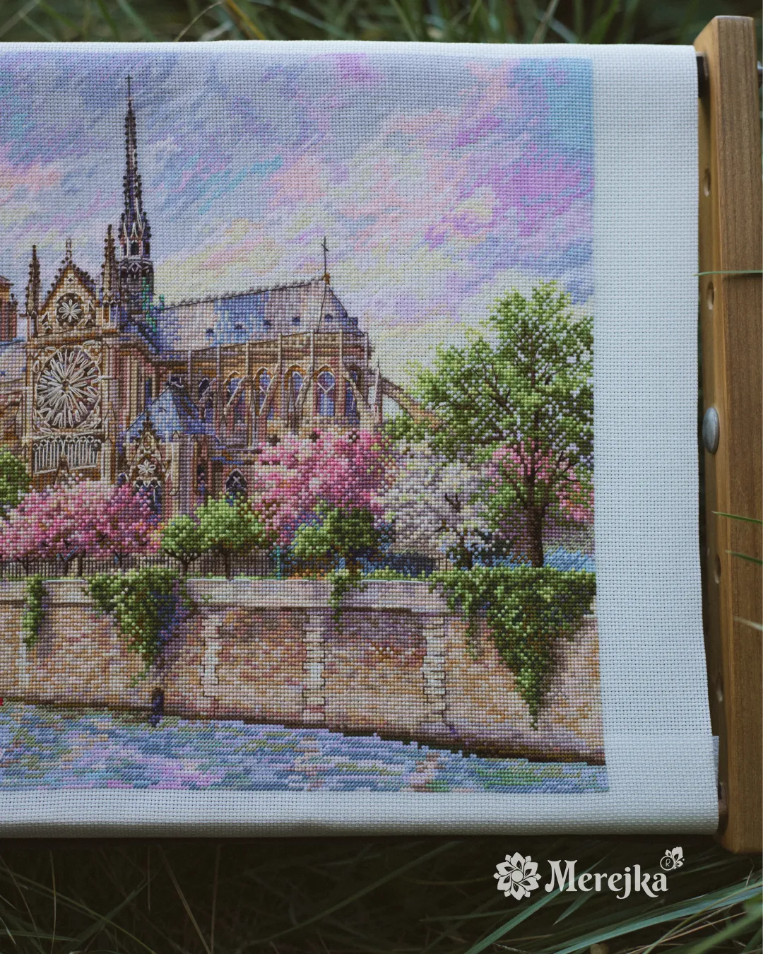 Merejka Notre-Dame de Paris borduurpakket Aida 16 ecru 31x38