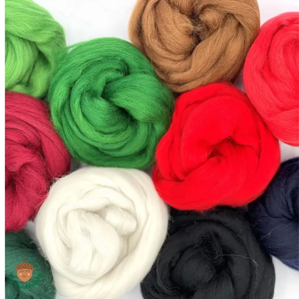 The Wool Family Merinowol kerstset 10 x 25 gram 250 gr 23 micron