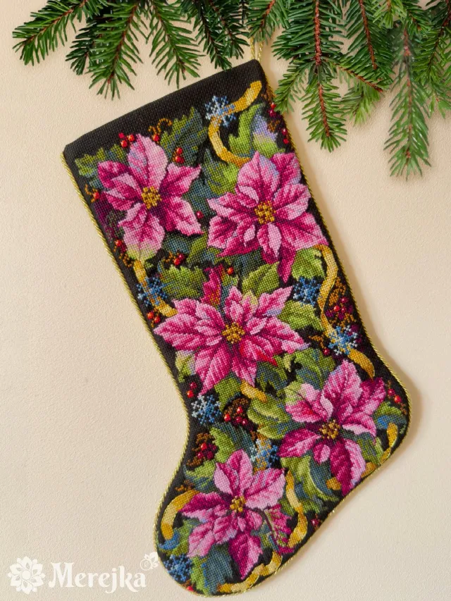 Merejka Pink Poinsettia kerstsok borduurpakket zwart