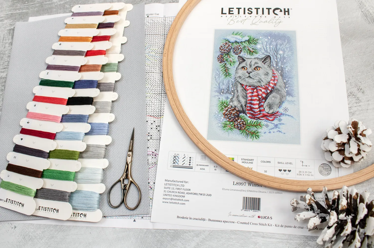 Leti Stitch L8997 Winter Cat borduurpakket 19x28 cm Aida 16ct