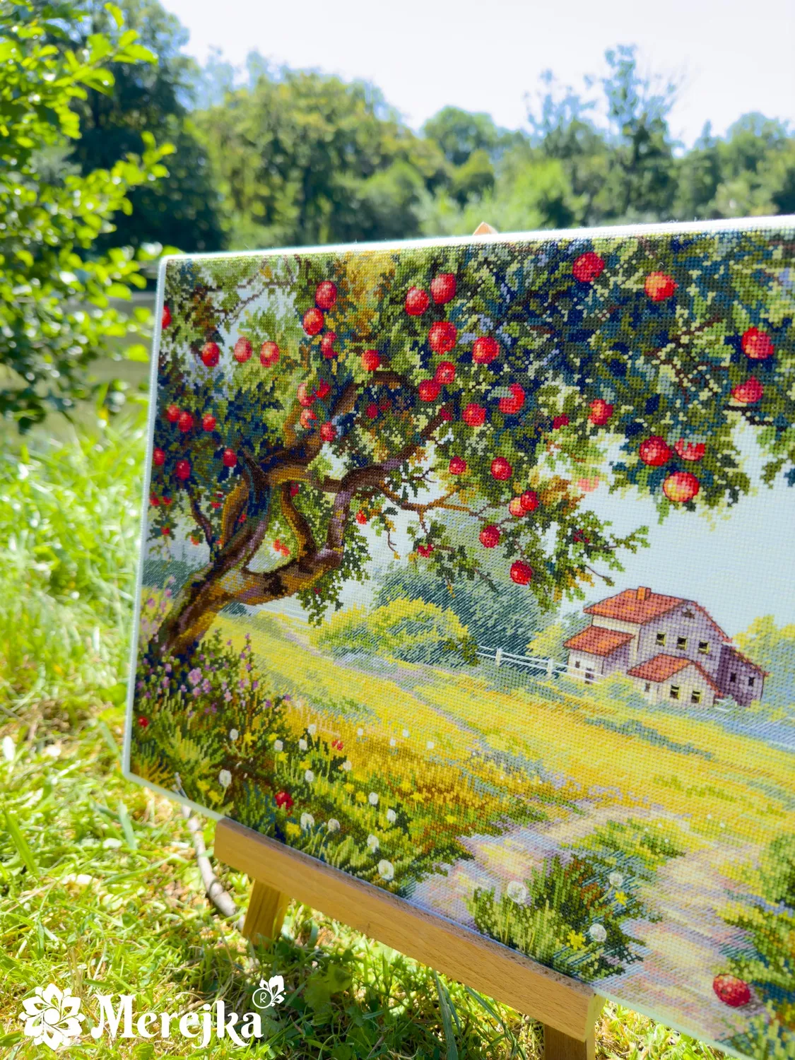 Merejka Old Apple Tree borduurpakket ijsblauw Aida