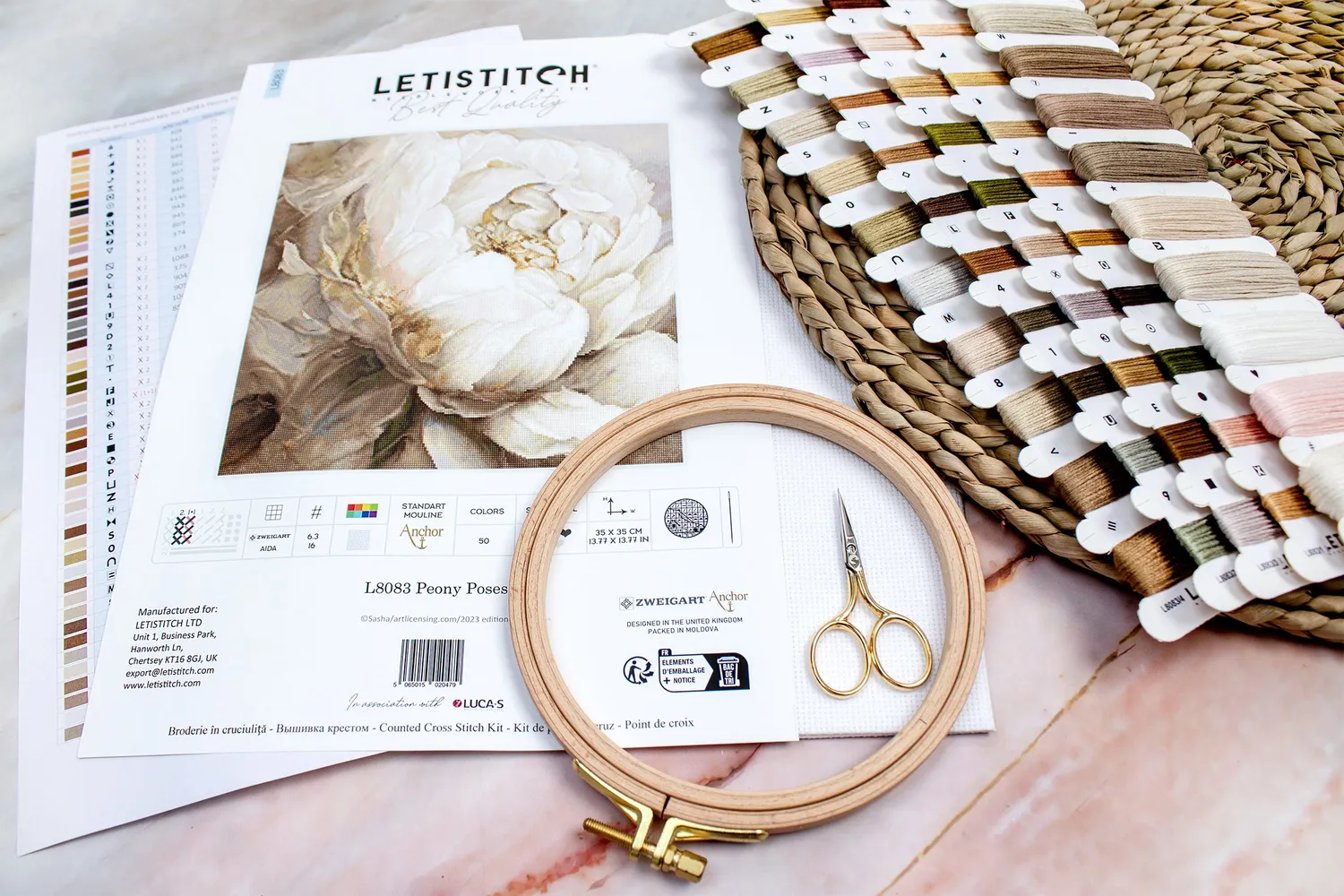 Leti Stitch L8083 Peony Poses kruissteekpakket 35x35 cm bloemen