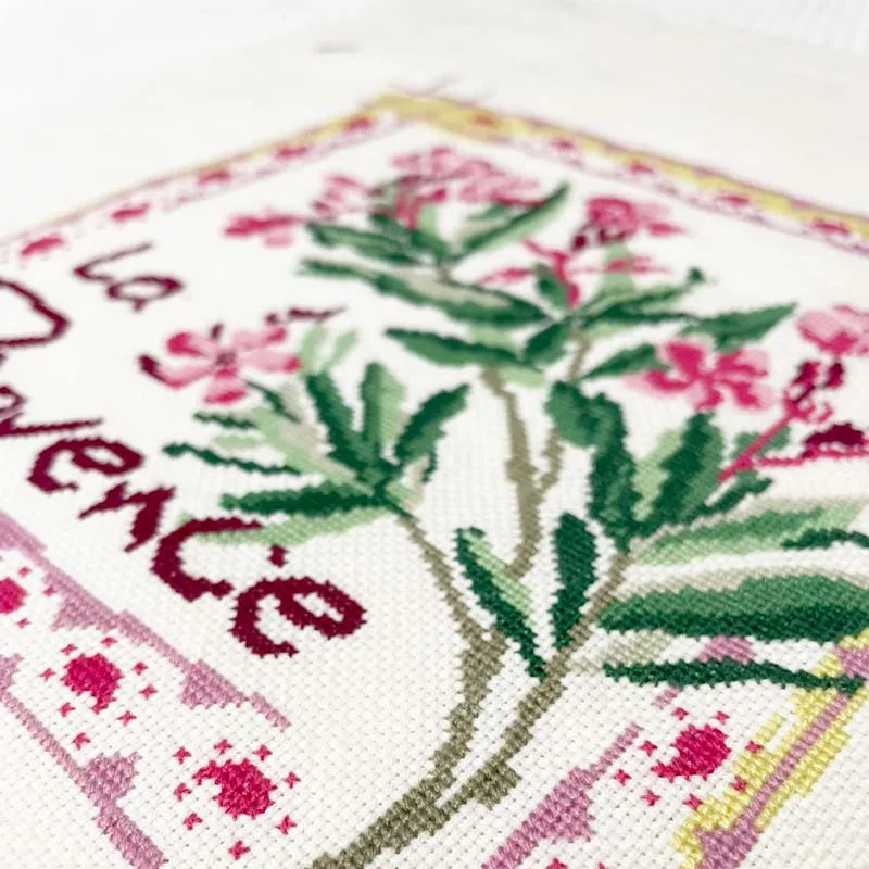 LiliPoints Laurel borduurpatroon krans groen ecru