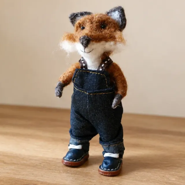 The Wool Family Miniatuur Tuinbroek donkere jeans poppenkleding